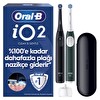 Oral-B iO2 Şarjlı Elektrikli Diş Fırçası 2'li Set - Siyah ve Orman Yeşili - 2 Fırça Başlığı - Seyahat Kabı