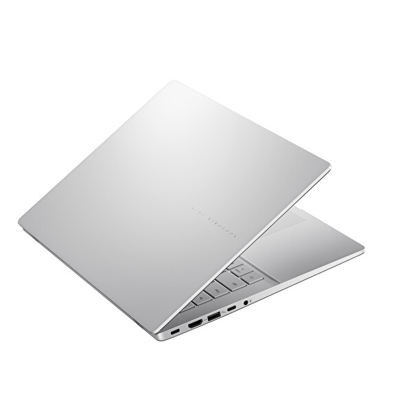 Asus Vivobook S14 M3407GA-SF013W AMD Ryzen AI 7 445 14.0-inch WUXGA (1920 x 1200) OLED 60Hz DDR5 Notebook