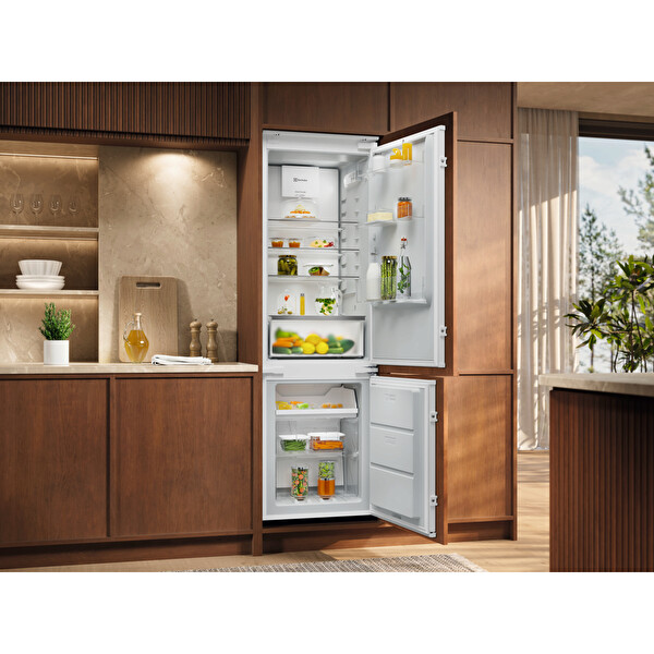 Electrolux ENA7CE18S3 700 Serisi AI CoolAssist Cooling 360° No Frost E Enerji Sınıfı Buzdolabı 2