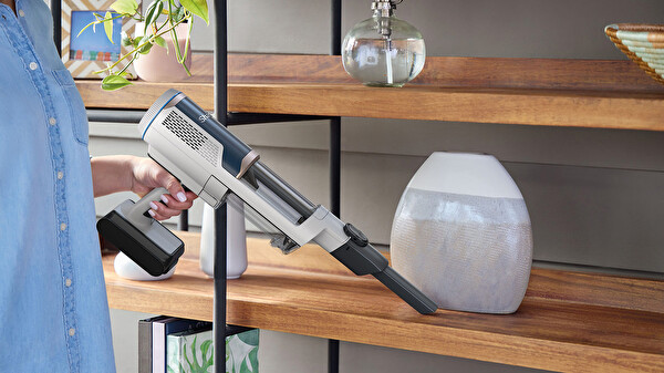 Shark Clean & Empty Şarjlı Dikey Süpürge