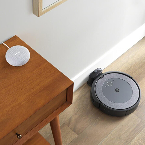 iRobot Roomba i3 Akıllı Robot Süpürge
