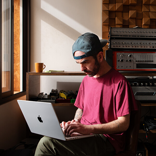 Apple MacBook Pro M2 Pro Çip 12C CPU 19C GPU 512GB SSD 16