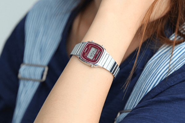 Casio Retro LA670WA-4DF Kadın Kol Saati