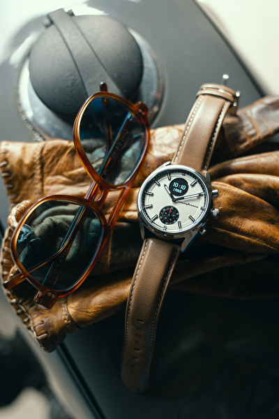 Pininfarina Sintesi Hibrit Amoled Ekran Safir Kristal Cam Paslanmaz Çelik Kasa Akıllı Saat