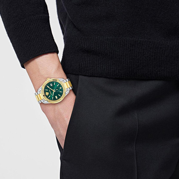 Versace VRSCVE6Y00426 Erkek Kol Saati