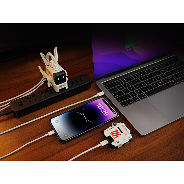GravaStar Alpha65 Beyaz Robot Figürlü 65W Hızlı Şarj Adaptörü