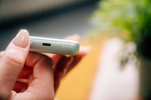 Verbatim MCP-10GN 10000 mAh With USB-C 15W Magnetic Wireless Powerbank Yeşil