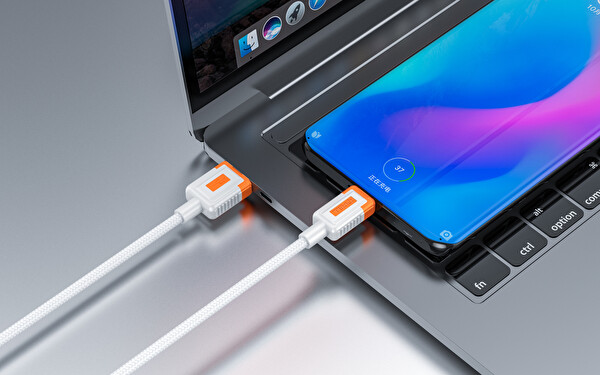 Pell 30 W Hızlı Şarj ve Data Kablosu USB To Lightning