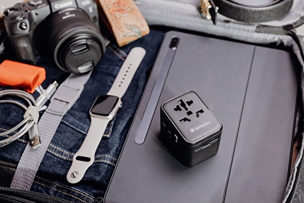 Verbatim 49543 UTA-01 Evrensel Seyahat Adaptörü - 2xUSB-A Port
