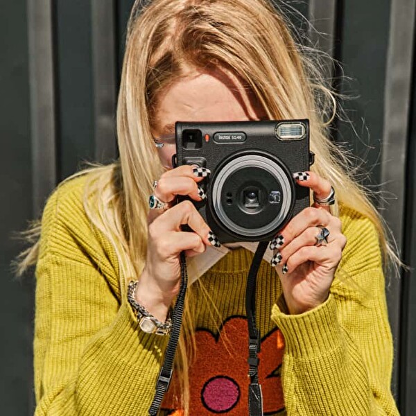 Fujifilm Instax SQ40 Siyah Şipşak Fotoğraf Makinesi
