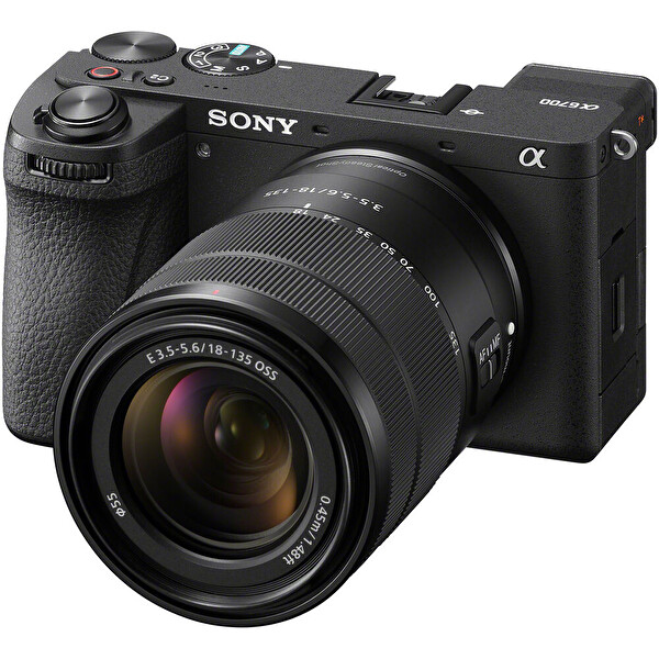 Sony A6700 18-135 MM Aynasız Fotoğraf Makinesi Kit (Sony Eurasia Garantili)