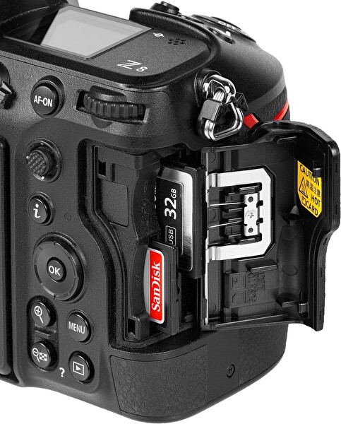 Nikon Z8 Body Aynasız Fotoğraf Makinesi (İthalatçı Garantili)