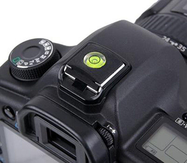 Ayex DSLR Ve SLR Uyumlu Su Terazili Flaş Kızağı Kapağı