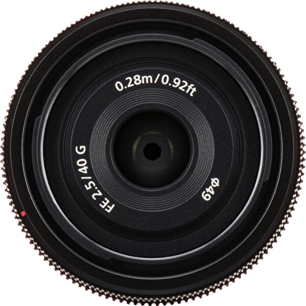 Sony FE 40mm F2.5 G Fotoğraf Makinesi Lensi