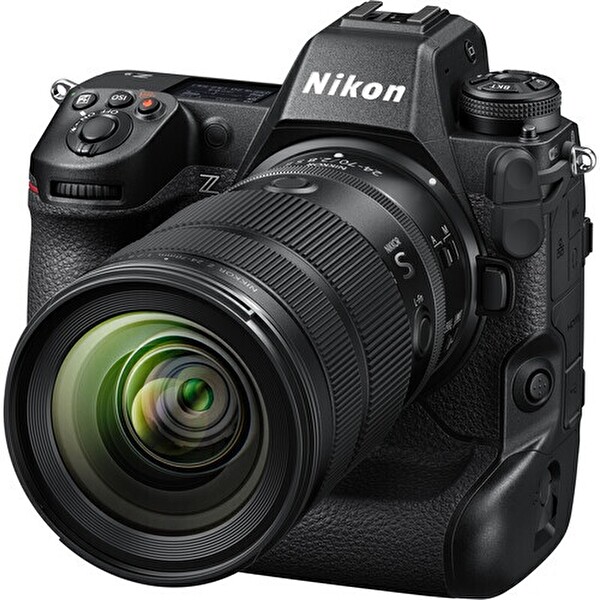Nikon Z 24-70 MM F/2.8 S II Aynasız Fotoğraf Makinesi Lensi