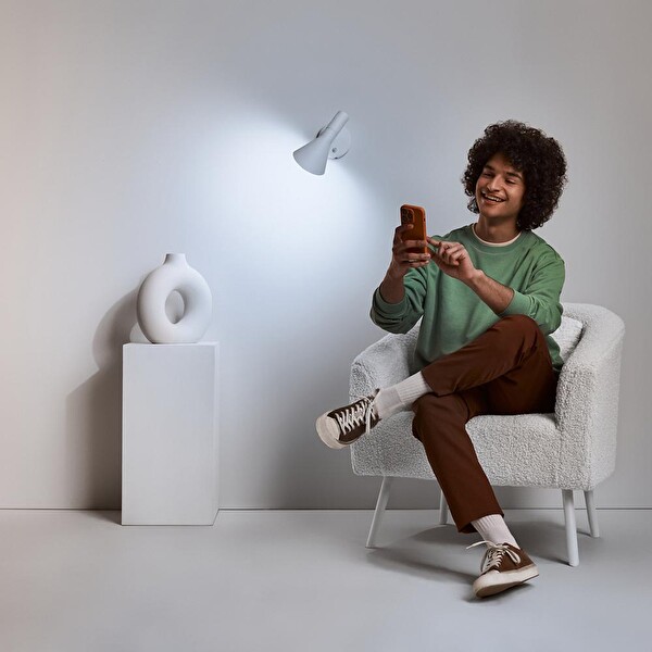 Wiz Wi-Fi 40 W C37 E14 İnce Duy Renkli Ambiyans Akıllı Ampul