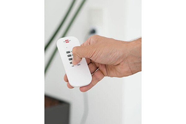 Brennenstuhl Comfort Line Serisi 25 Metre Uzaktan Kumandalı 4'ü Beyaz Priz Seti