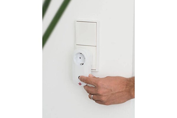 Brennenstuhl Comfort Line Serisi 25 Metre Uzaktan Kumandalı 4'ü Beyaz Priz Seti