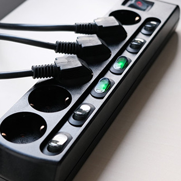 Brennenstuhl 6 Soketli Çoklu Güvenlik Anahtarlı 2 Metre Uzatma Siyah Priz