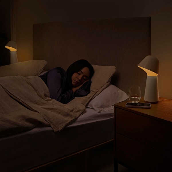 Philips Hue Twilight Renkli Işık Alexa Apple Google Uyumlu Akıllı Uyku ve Uyanma Lambası Beyaz