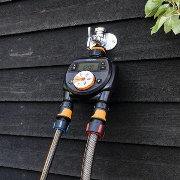 Fiskars Çift Çıkışlı Sulama Saati 1054792