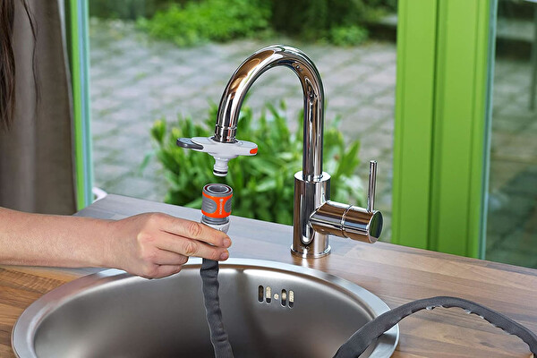 Gardena 18210 Aç Kapa Batarya Hortum Takma