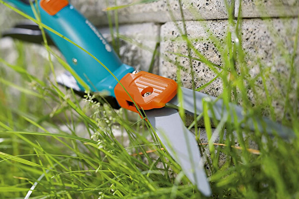 Gardena 8734 360 Derece Dönebilir Çim Kenar Kesme Makası