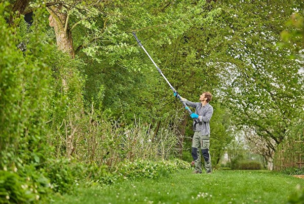 Gardena 14776-20 Akülü Teleskopik Yüksek Dal Makası Highcut 360/18 V P4A Set