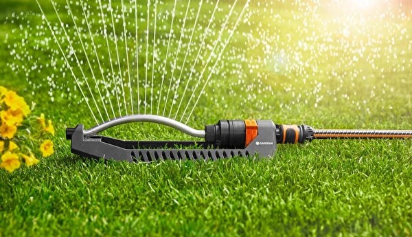 Gardena 18720 Salınımlı Çim Sulama Fıskiyesi