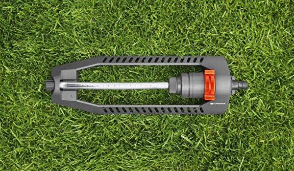 Gardena 18720 Salınımlı Çim Sulama Fıskiyesi