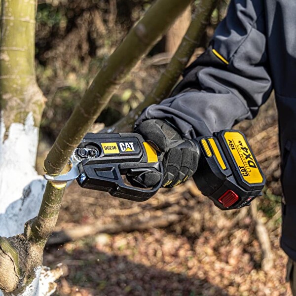 CAT DG236 18 Volt 2.0A Li-ion Tek Akülü Profesyonel Kömürsüz Dal Budama Makası