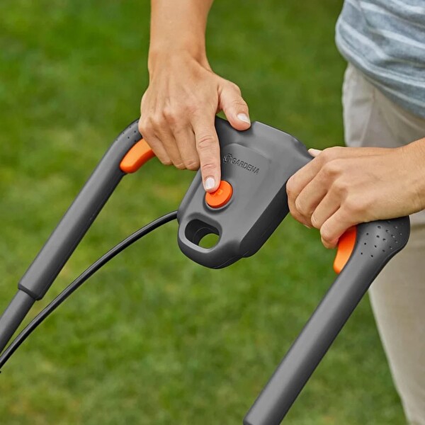 Gardena 14632-20 Akülü Çim Biçme Makinesi PowerMax 32/18V P4A Set