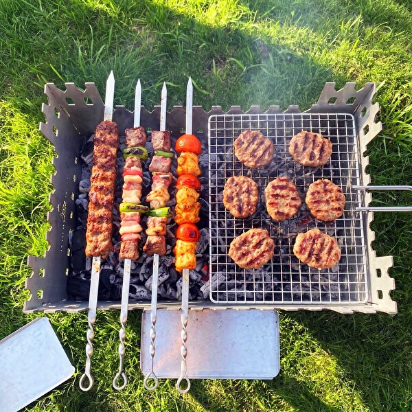 Kamp Ayısı CastleGrill 2 MM Galvaniz Çelik Katlanır 13 Şiş Kapasiteli Şiş Mangalı ve Ateş Çukuru