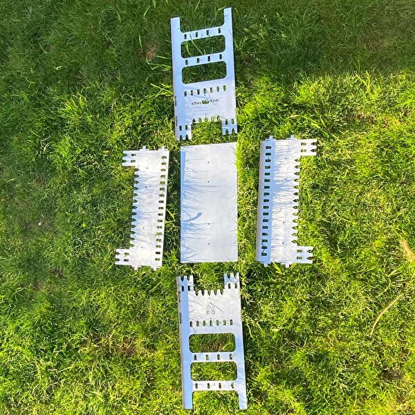 Kamp Ayısı CastleGrill 2 MM Galvaniz Çelik Katlanır 13 Şiş Kapasiteli Şiş Mangalı ve Ateş Çukuru