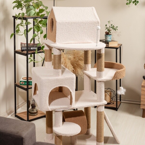 Raikou - 3 Katlı Tırmalama Direği Yatak ve Oyuncaklı Bej-Kahverengi Karamel Kedi Ağacı