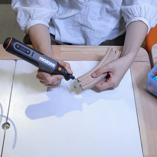 Worx WX106 8Volt Kalem Tipi Devir Ayarlı Profesyonel Gravür Makinesi ve 21 Parça Aksesuar