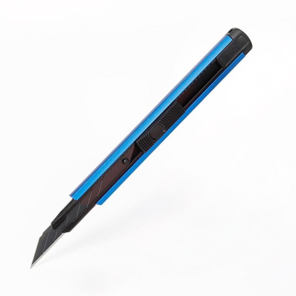 Workpro WP212012 9 MM Alüminyum Kasa Cep Askılı Maket Bıçağı Mavi