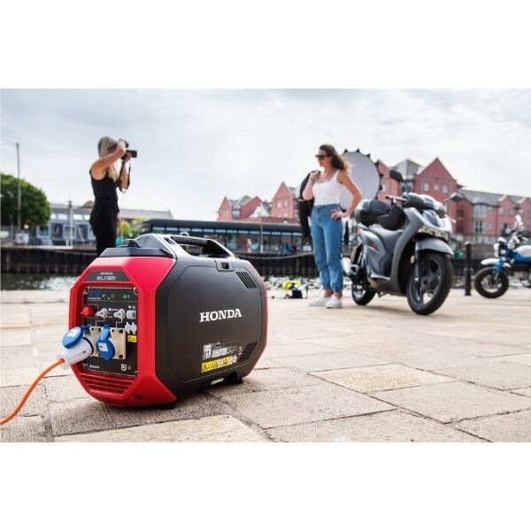 Honda EU 32iS 3.2 kVA Benzinli Taşınabilir Süper Sessiz Inverterli