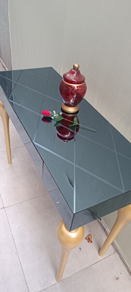 Bengi Ticaret Dresuar 18098 Tombul Kayın Parlak Gold Renk Siyah Füme Ayna Kaplı Çektirme Çekmec