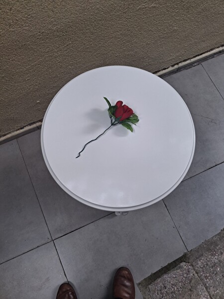 Bengi Ticaret Fiskos 13816 Oyma Model Parlak Kaplama Kayın Ayak Parlak Beyaz Mdf Tabla El Yapı