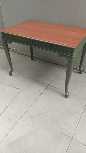 Bengi Ticaret Çalışma Masa ST 90141 Model Kayın Aslan Ayak Parlak Ceviz Yeşil Renk Uyum El Yapı