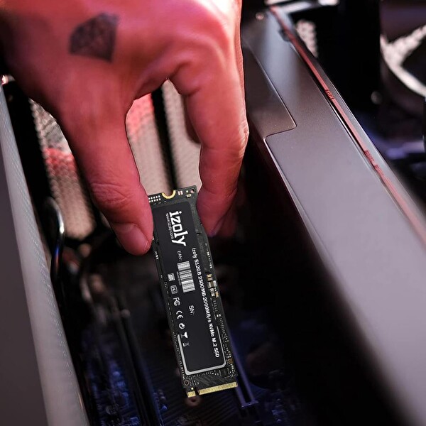 İzoly 512 GB 2500MB-2000MB/s NVMe M.2 Gaming SSD