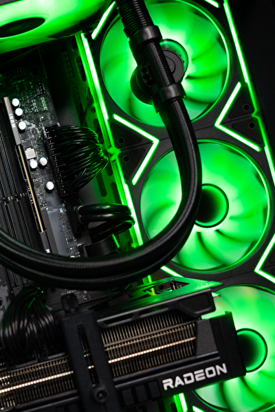 Tulpar TD3 V1.9.8 Intel Core i7 14700F B760 Anakart 32GB 1TB RX9070 XT Freedos Masaüstü Oyun Bilgisayarı - Siyah