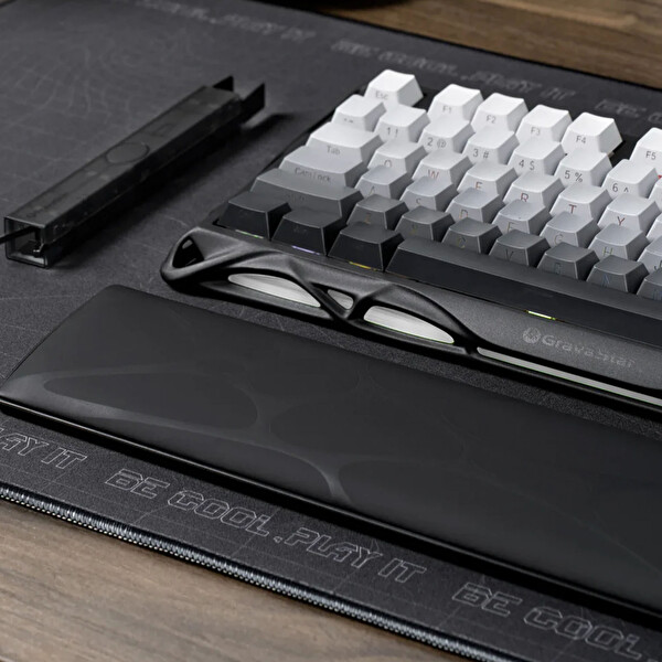 GravaStar Ergonomik Kaymaz Tabanlı PU Deri Yüzeyli Siyah Klavye Bilek Desteği