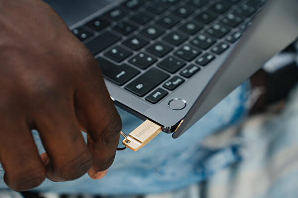 Verbatim 99105 32 GB Metal Executive USB 3.2 Gen 1 Gold USB Bellek