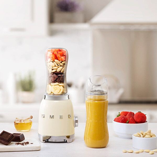 Smeg 50's Style Krem Kişisel Blender Kompakt Boyut 600ml