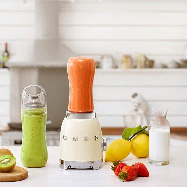 Smeg 50's Style Krem Kişisel Blender Kompakt Boyut 600ml