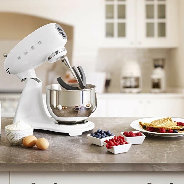 Smeg SMF03WHEU 800 W 4.8 L Beyaz Hamur Karıştırma Makinesi