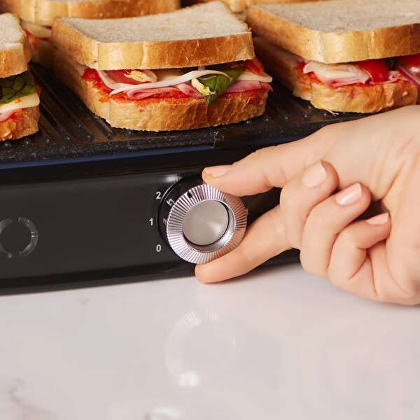 Karaca Gastro Grill Glass Premium 2400 W Mavi Tost Makinesi
