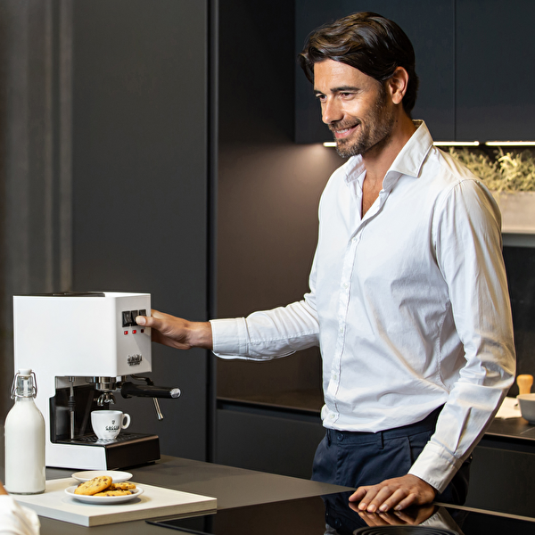 Gaggia RI9480/13 New Classic Pro 2019 Beyaz Espresso Makinesi